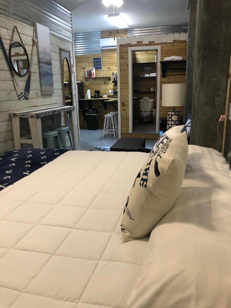 מנדוויל De La Bleau B&B מראה חיצוני תמונה